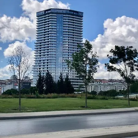 Apartment Secured Lux 1-bedrroom - Gym, Sauna & Parking 193 *